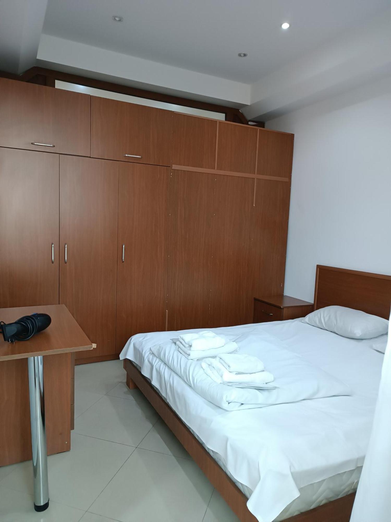 Rent Inn Yerevan On Sakharov Square Exterior photo