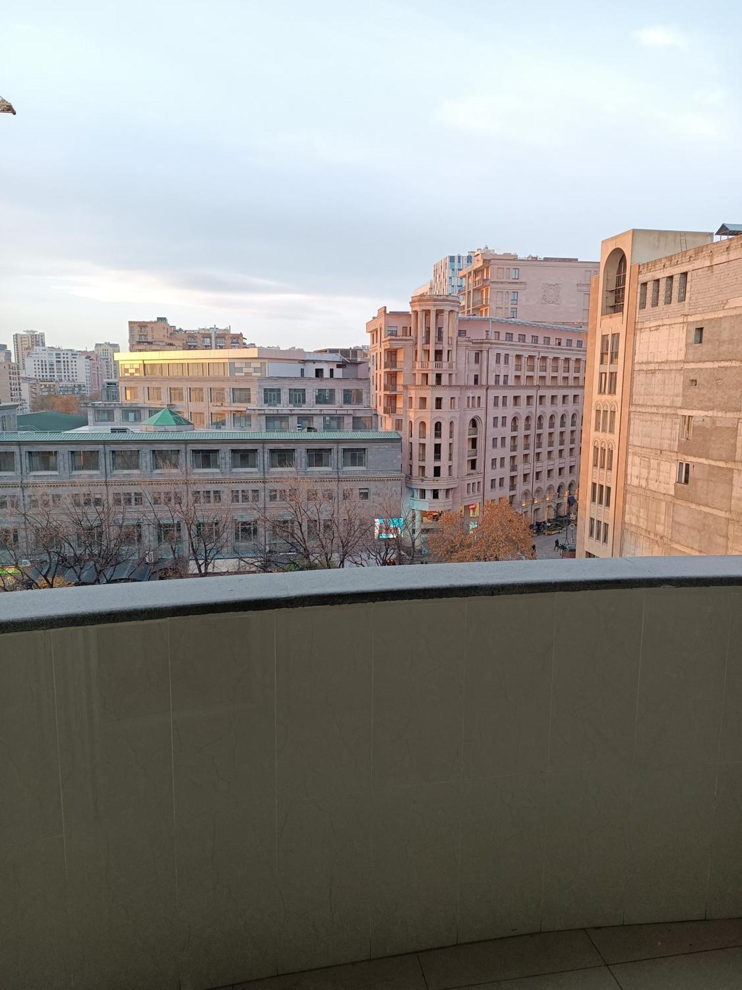 Rent Inn Yerevan On Sakharov Square Exterior photo