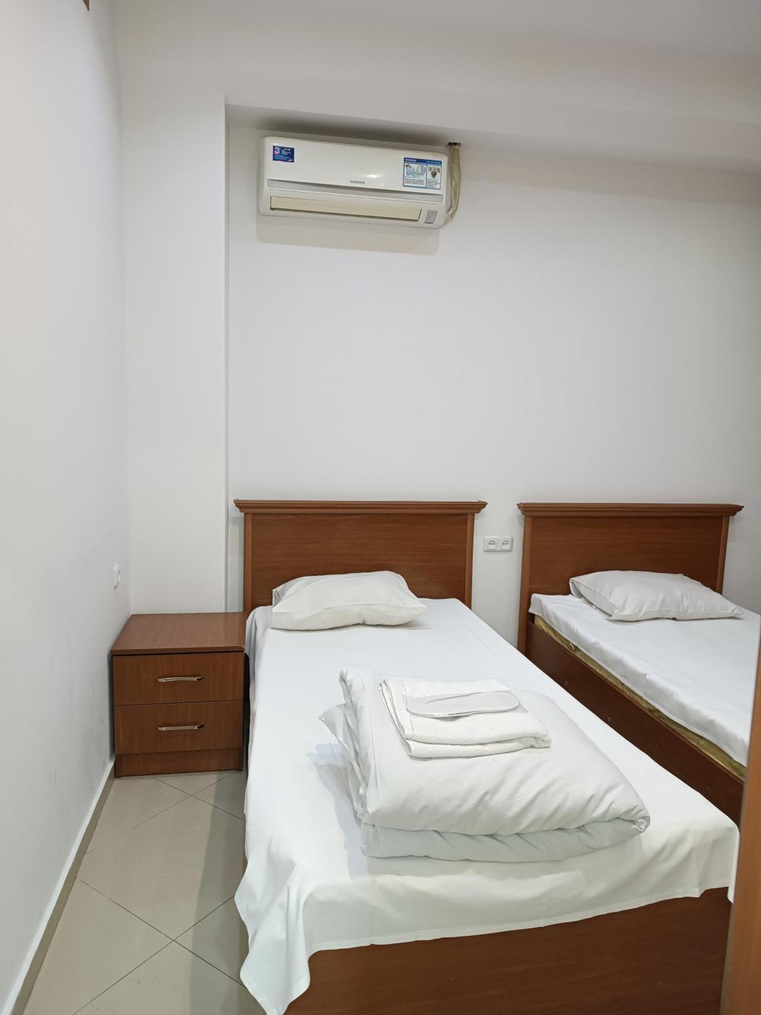 Rent Inn Yerevan On Sakharov Square Exterior photo