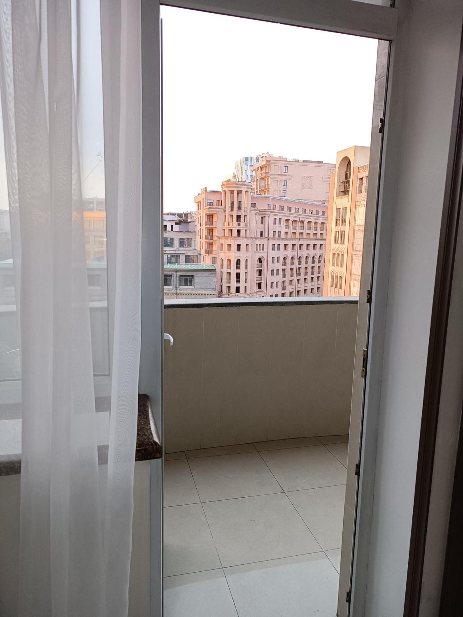 Rent Inn Yerevan On Sakharov Square Exterior photo