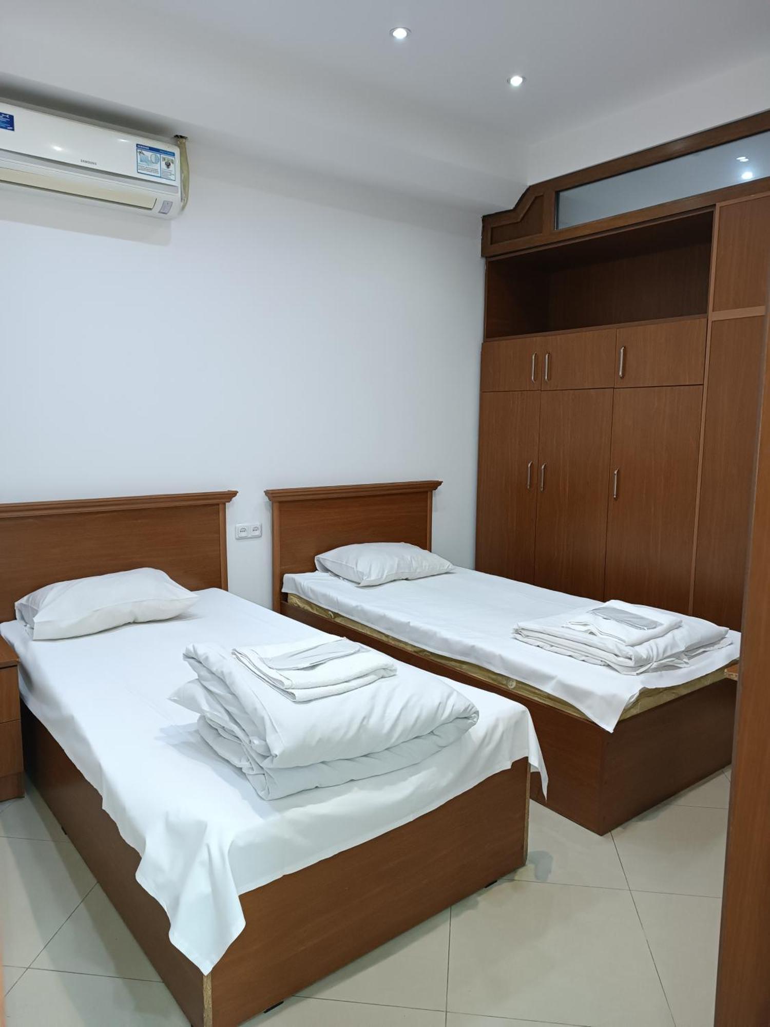 Rent Inn Yerevan On Sakharov Square Exterior photo