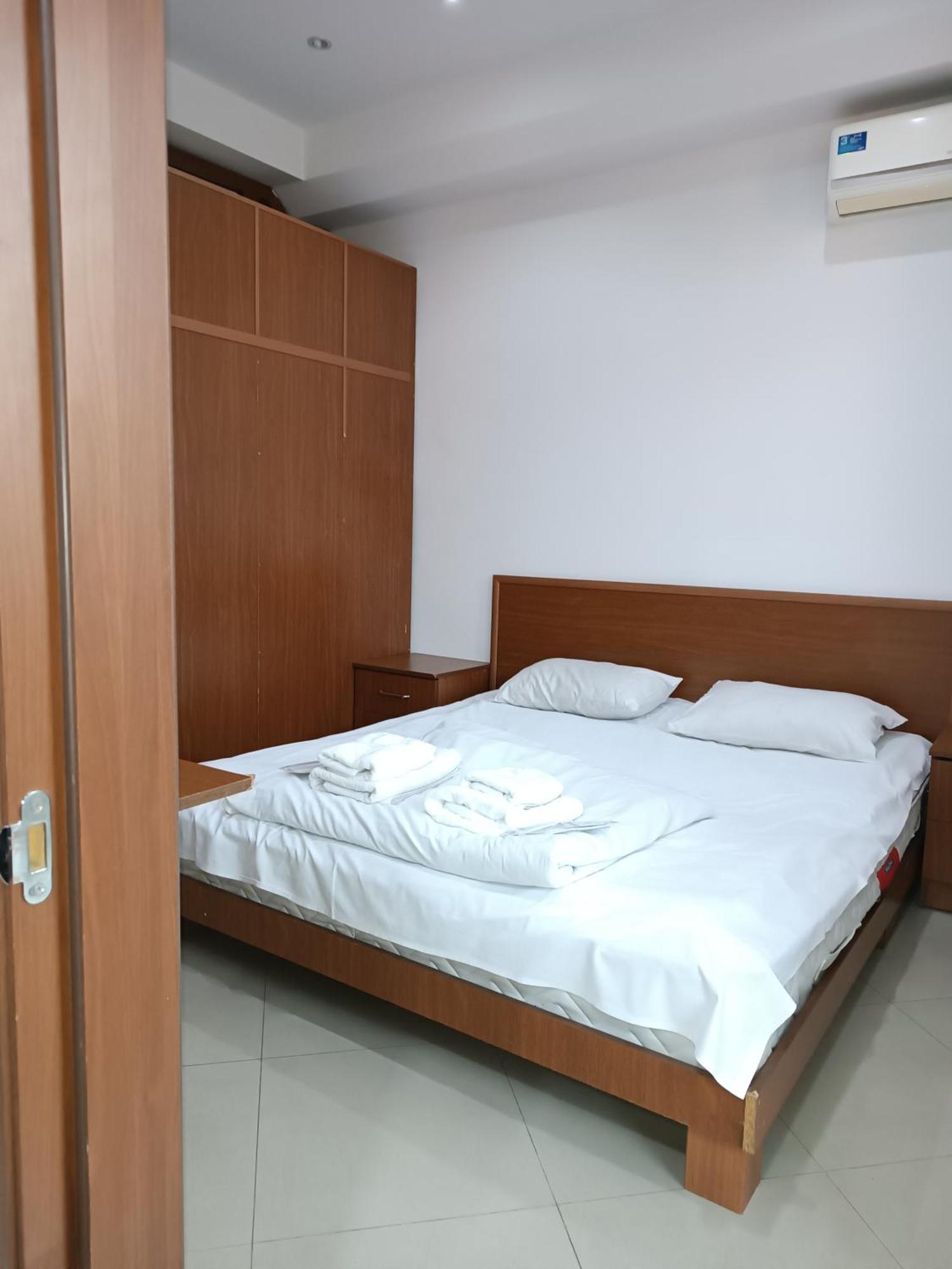 Rent Inn Yerevan On Sakharov Square Exterior photo